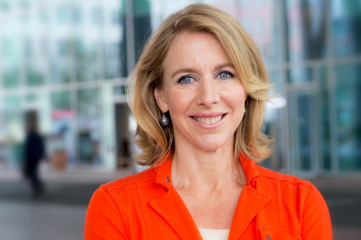 Portret van staatssecretaris Stientje van Veldhoven